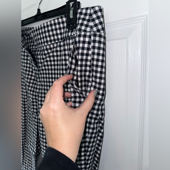 Size 6 Loft Cropped Work Pants Black and White Gingham - Picture 4 of 7